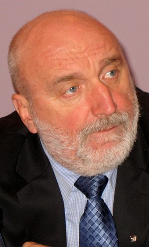 Godmaņa valdība apstiprināta