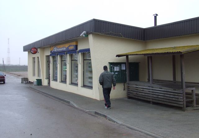 Aizturēti tie, kurus tur aizdomās par veikalu aplaupīšanu un slepkavību