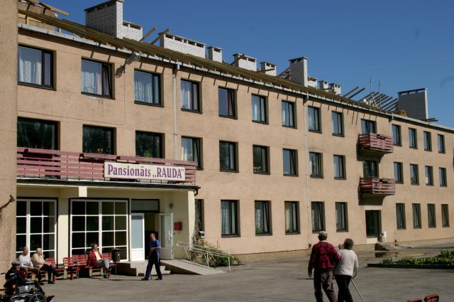 Dala ēkas, speciālo skolu un pansionātu