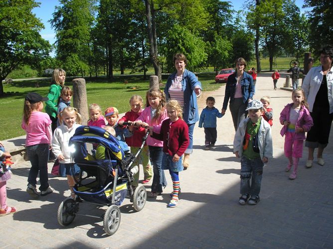 Bērni un jaunieši Zemīti iemūžina 500 fotogrāfijās