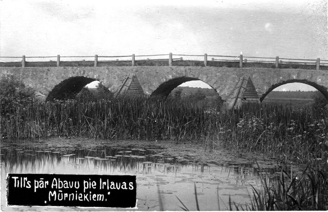 Vai vēsturiskajam Mūrnieku tiltam bijušas tikai divas velves?