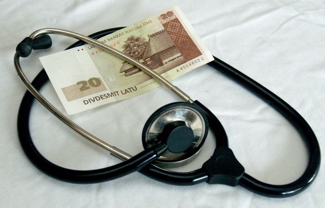 Palielinās maksu par medicīnas pakalpojumiem