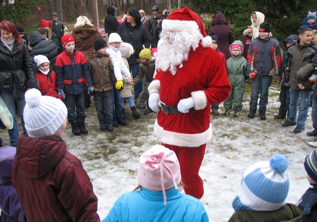 Kopā ar Ziemssvētku veci – jautri bērniem un vecākiem