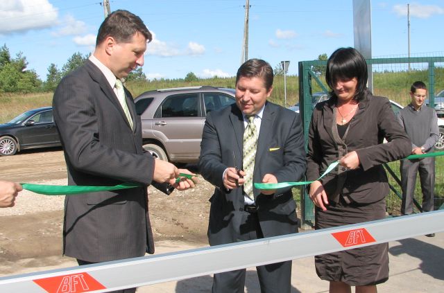 Raimonds Vējonis Kandavā atklāj atkritumu šķirošanas un savākšanas punktu