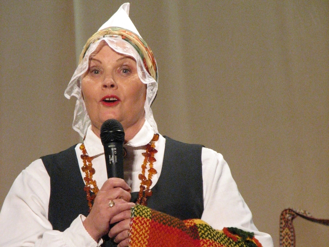 Gunta Krecere jubileju svin kopā ar saviem dejotājiem