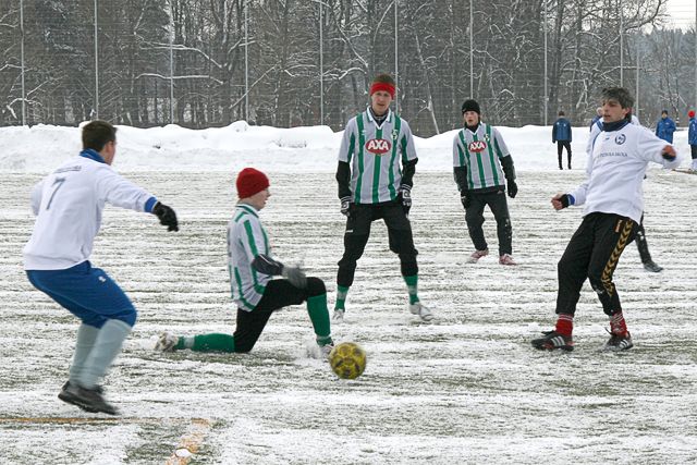 Draudzības spēle futbolā – Pauzera pļavā