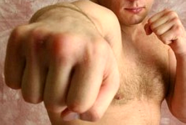 Lestenē piedzērušies jaunieši izkaujas ar celtniekiem