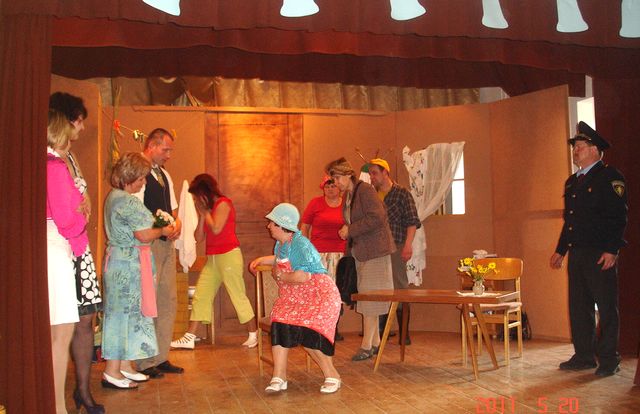 Zemītes amatierteātris viesojas Cērē