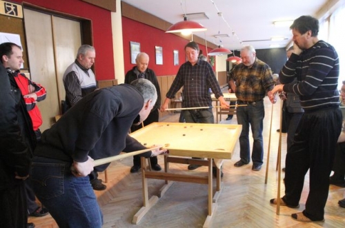 Tukuma kausa dubultspēlēs triumfē viesu pāris