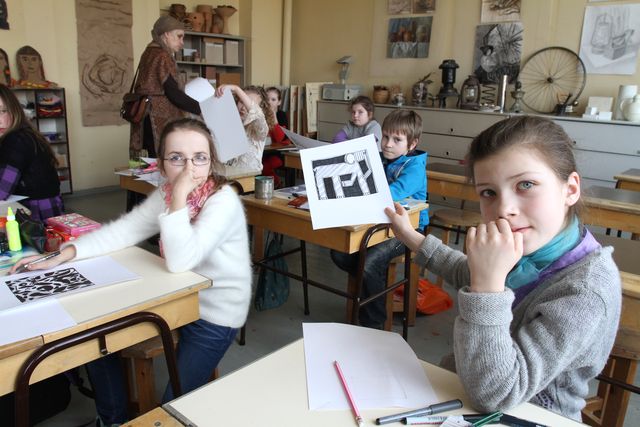 Jaunie mākslinieki savas prasmes izrāda Kandavā