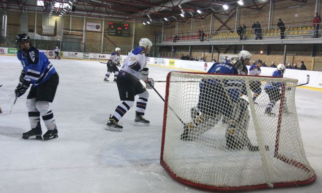 Veterānu hokeja līgas spēlē TUKUMS – KAGRI