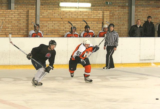 Tukuma ledus halles hokeja čempionāts uzņem apgriezienus