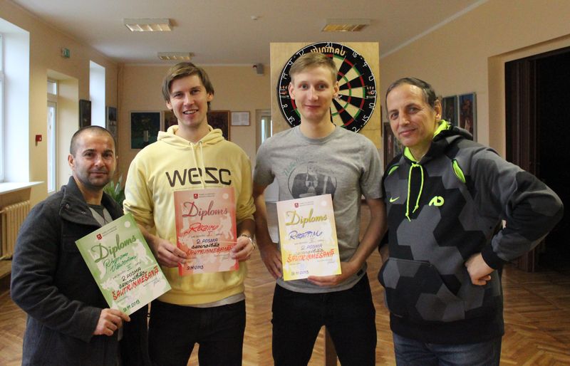 Tumē aizvadīti 2. posma mači šautriņmešanā un zolītē