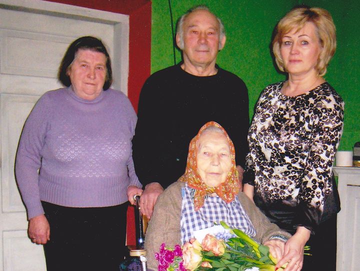 Kandavas novadā dzīvojošā Ieva Bunģe svin savu 105. dzimšanas dienu!