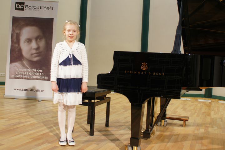 Evai Blumbergai uzvara Starptautiskajā jauno pianistu konkursā