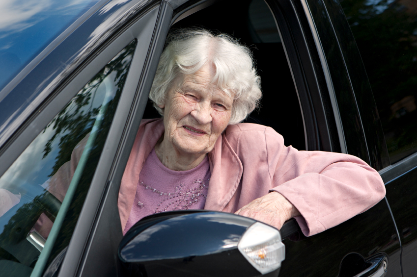 Seniorus-šoferus aicina uz redzes pārbaudi