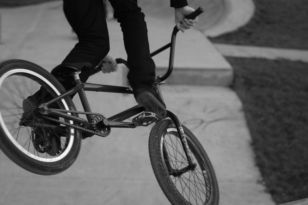 Vānē nozog higiēnas preces; Tukumā atrasts BMX velosipēds