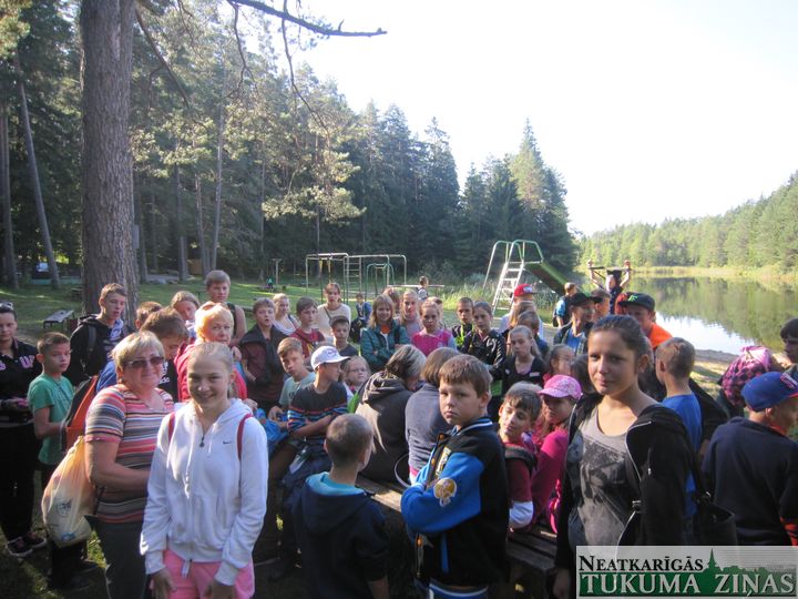 Smārdes pamatskola dodas pārgājienā