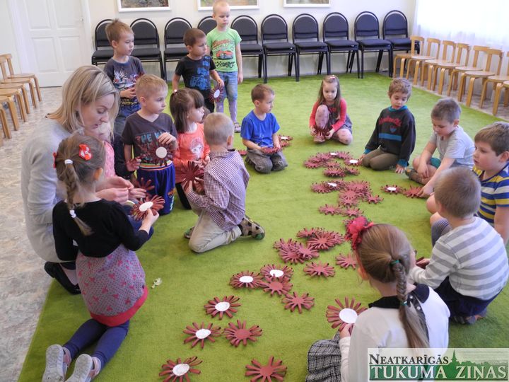 Bērnudārzs «Pasaciņa» svin Lāčplēša dienu un gatavojas Latvijas dzimšanas dienai