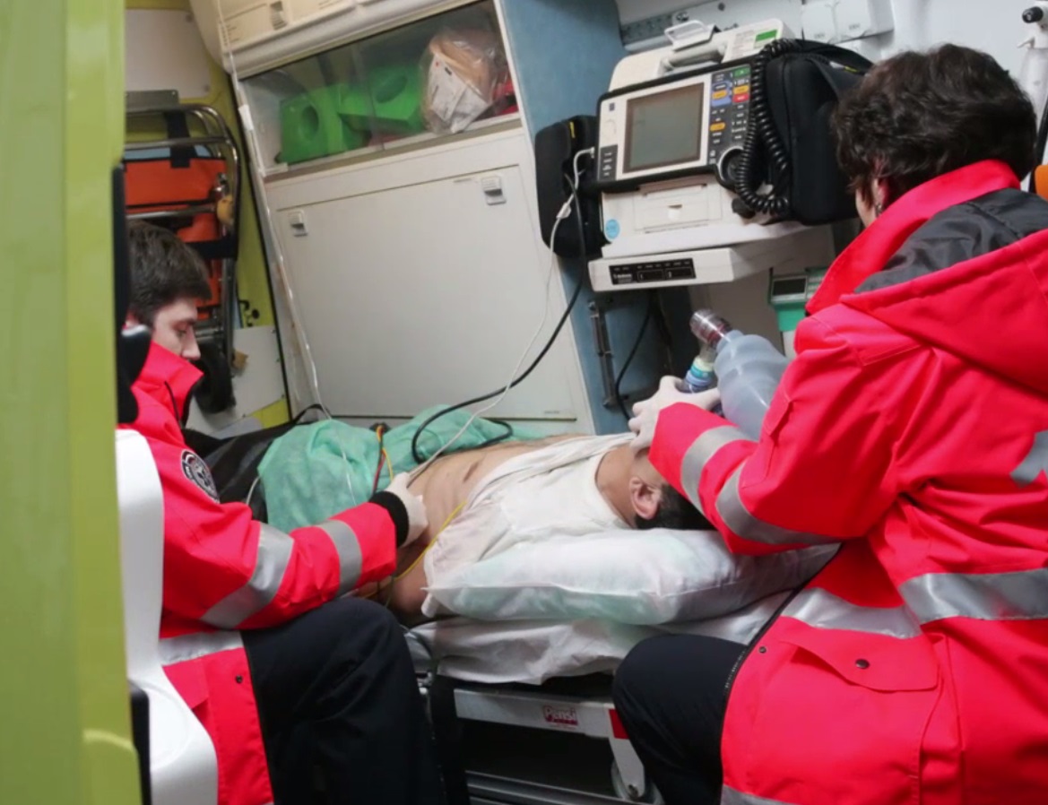 Iekāp ātrās palīdzības mašīnā virtuāli un uzzini, kā mediķi palīdz dzīvībai kritiskās situācijās