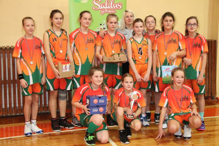 Tukumā aizvadīts basketbola turnīrs meitenēm «Baltais kauss 2014»