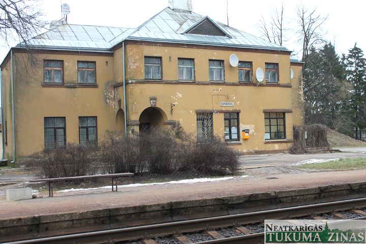 Satiksmes ministrijā apsver domu slēgt Smārdes un Milzkalnes dzelzceļa stacijas