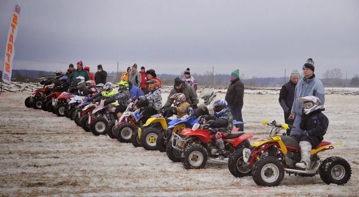 Novadnieki Valsts čempionātā skijoringā un ziemas motokrosā /FOTO/