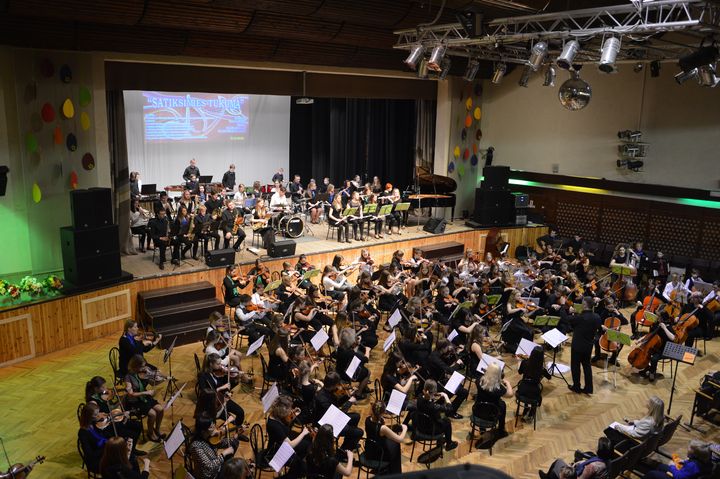 Grandiozs simfoniskā orķestra koncerts festivālā «Satiksimies Tukumā»
