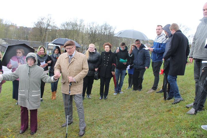 Ziedoņa filmas un ķirši Tukumā