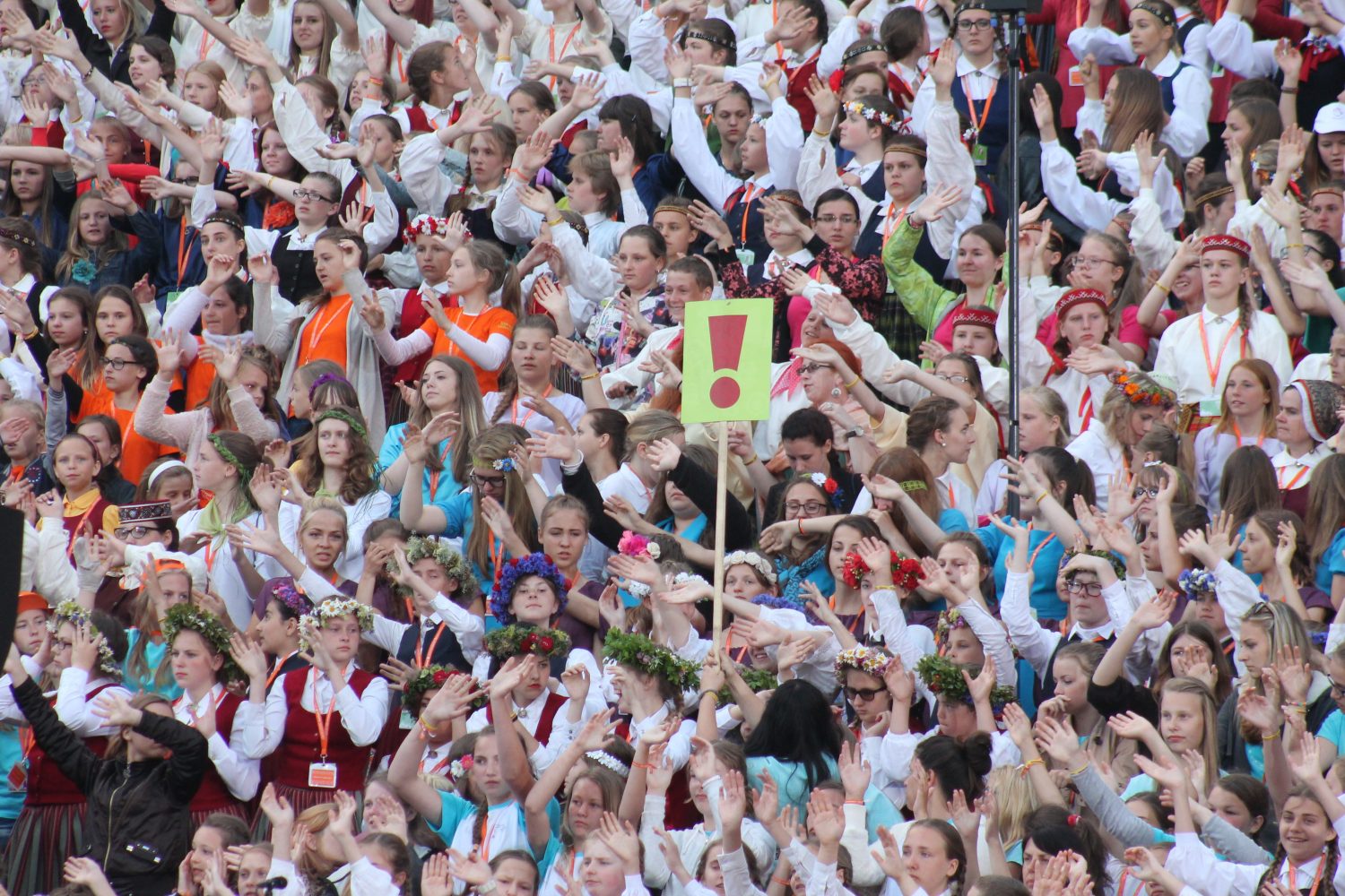 Dziesmu svētku noslēguma koncerta ģenerālmēģinājums beidzies daudz ātrāk nekā iecerēts; svētku gājiens tiek atcelts