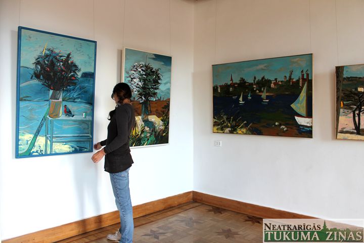Mākslinieka Alberta Pauliņa darbi skatāmi Kandavas «Vējspārnā»