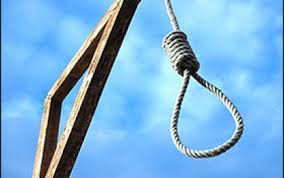 Kandavā atrasts vīrieša līķis, Pūrē pakārusies sieviete