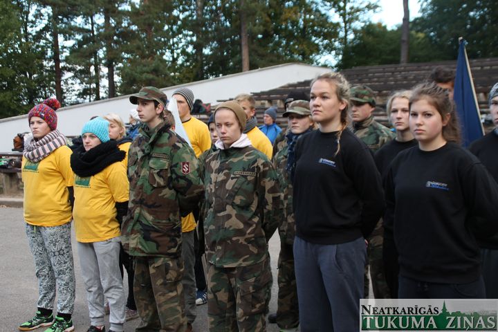 Durbē sacenšas «Jaunie Rīgas sargi» /FOTO/