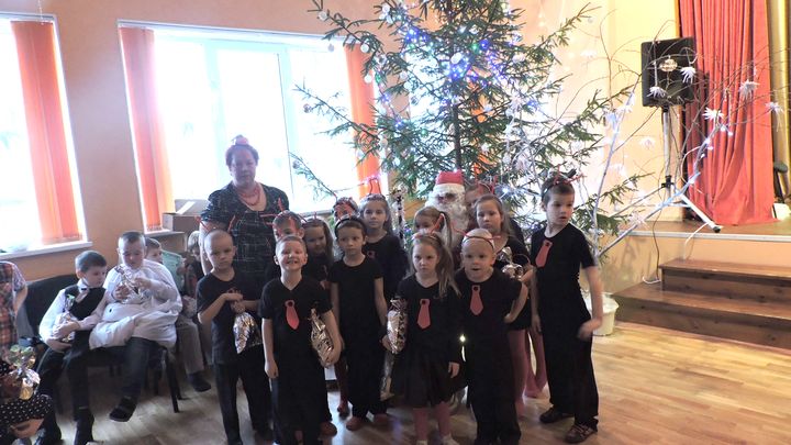 Skaists Ziemassvētku pārsteigums Jaunsātos