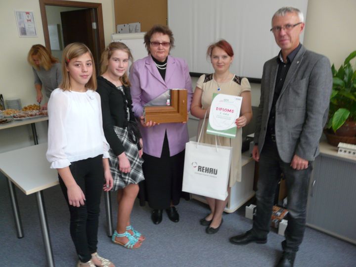 Zemītes pamatskola izcīna 2. vietu SIA «Rehau» inovāciju konkursā