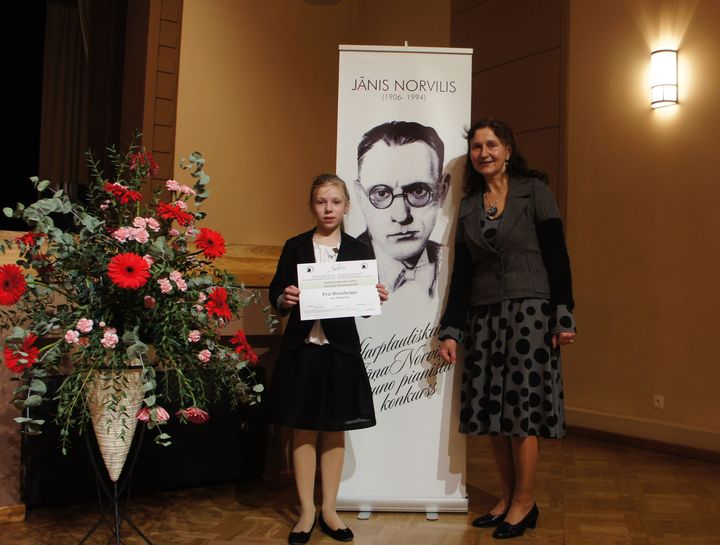 Tukuma Mūzikas skolas pianistes Evas Blumbergas panākumi