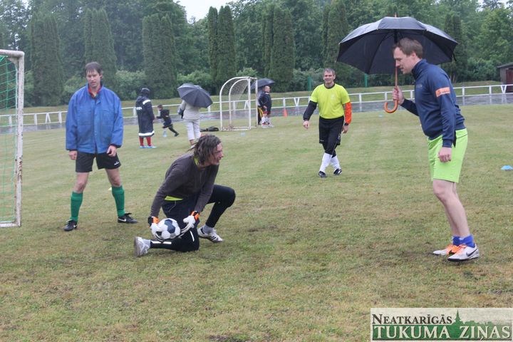 Kandavā sākušās ikgadējās Iekšlietu ministrijas sporta spēles /FOTO/