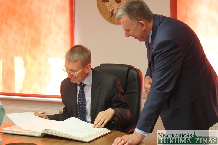 Ārlietu ministrs Tukumā sola atbalstu pieminekļa izveidei Z. A. Meierovicam