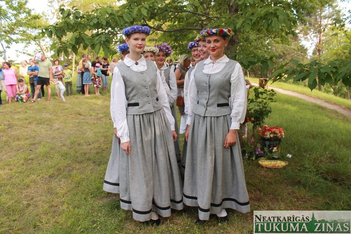 Pūres pagastā svin svētkus /FOTO/