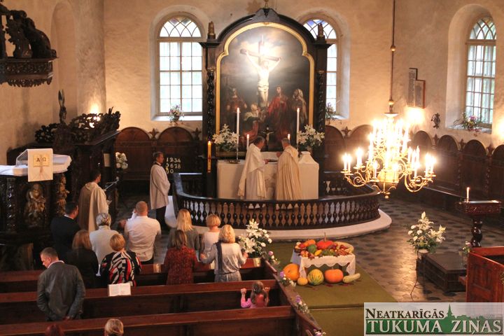 Kandavas luterāņu baznīcai – 280