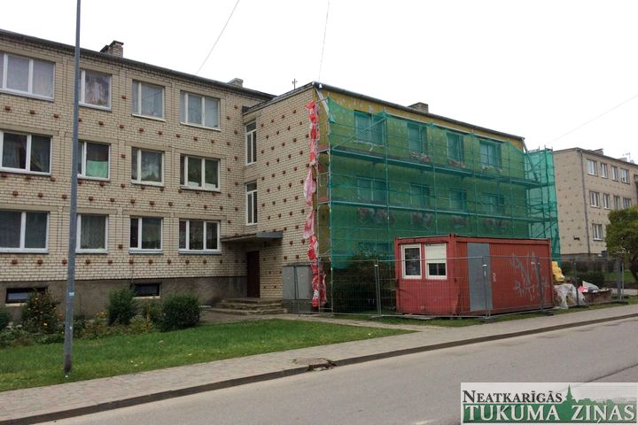 Tukumā siltina nākamo daudzdzīvokļu māju