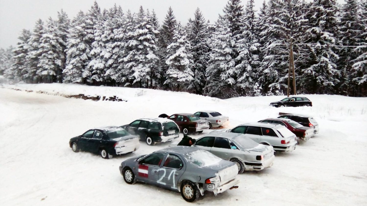 Tukuma autotrasē aizvadītas pirmās ziemas sacensības