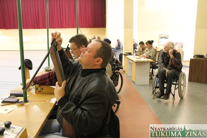 Tukumā noticis Latvijas čempionāts šaušanā cilvēkiem ar invaliditāti /FOTO/