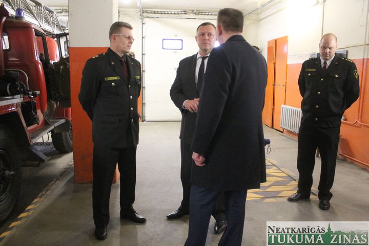 Tukumā viesojās iekšlietu ministrs Rihards Kozlovskis