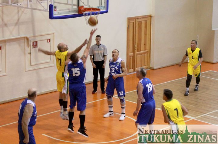 «K60+» Tukuma basketbolisti piekāpjas garkalniešiem