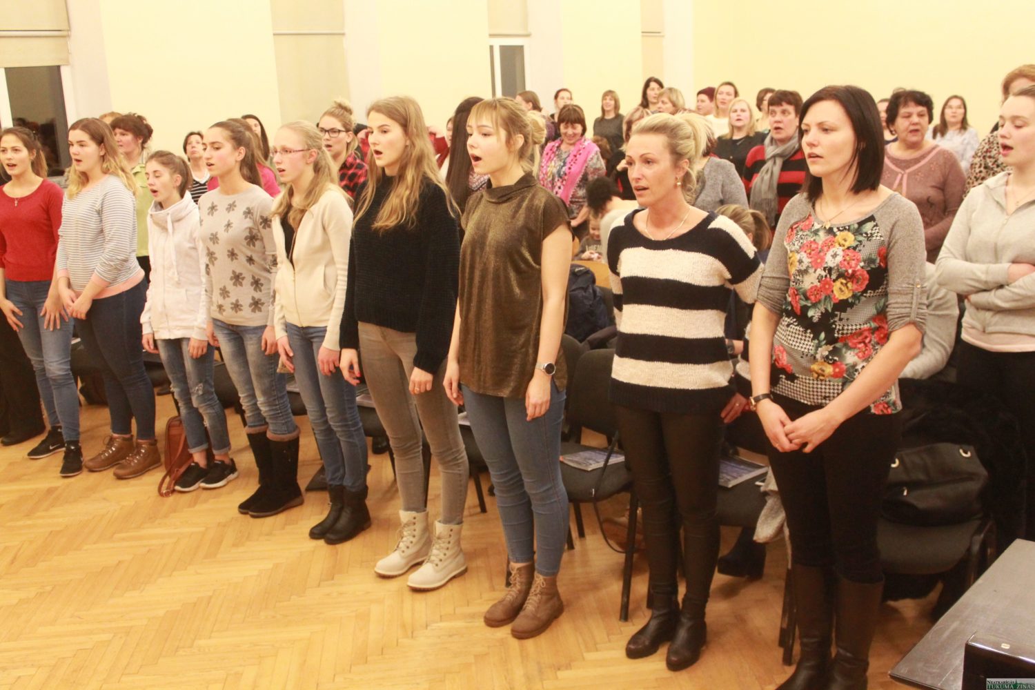 Tukumā aizvadīts pirmais jaukto koru kopmēģinājums /FOTO/