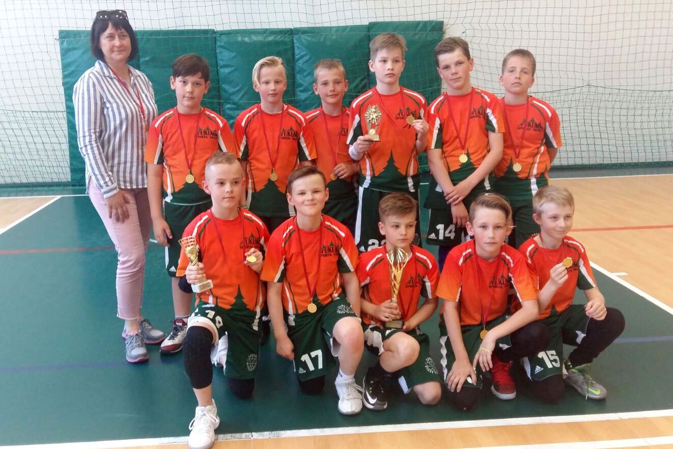 U-11 izcīna divas zelta medaļas