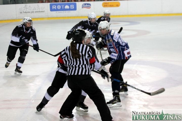 Sieviešu hokejs Tukumā
