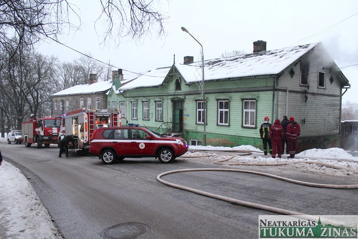 Nedēļa sākusies ar ugunsnelaimi Tukumā