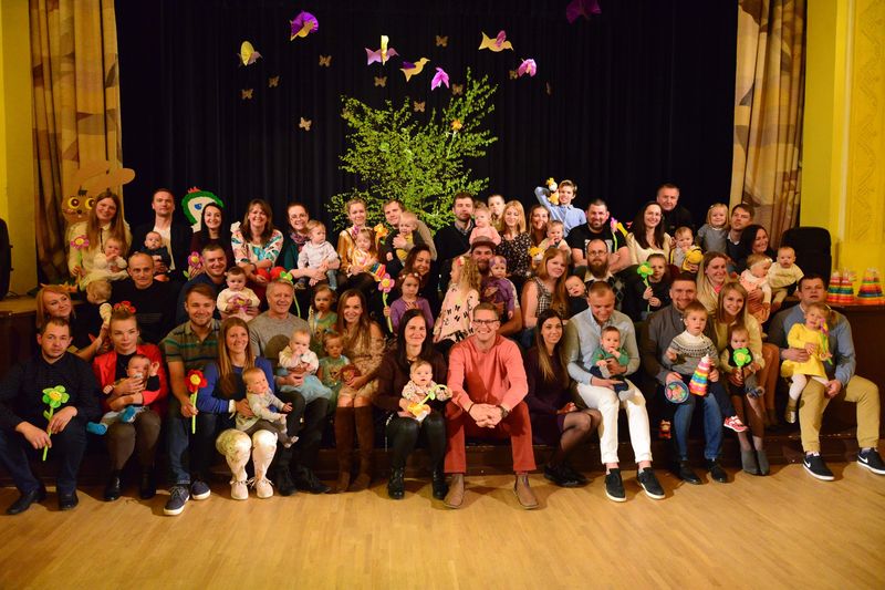 Lapmežciemā uzņem jaunos pilsoņus